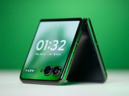 Motorola Razr Plus 2024 Android 15 Update